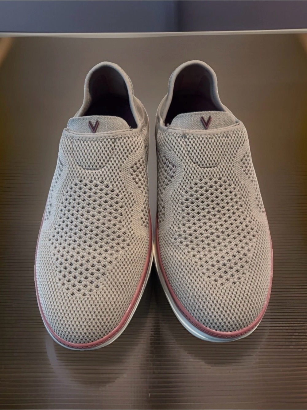 Sage Men’s Slip-On Knit Loafers — Light Gray with Pink Trim